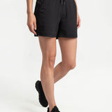 Lolë Momentum Shorts in black
