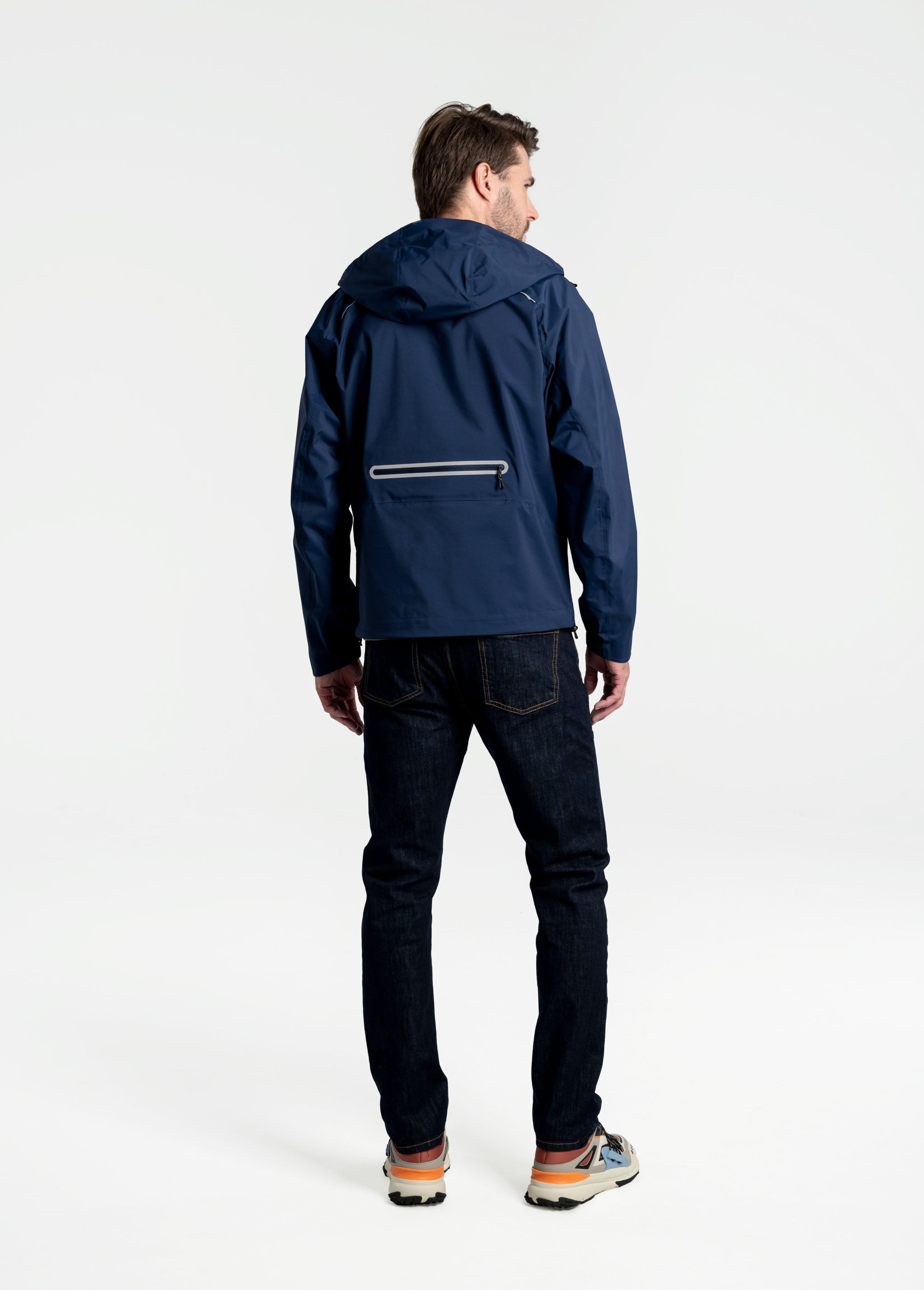 Lolë Dash Jacket in navy — with this jacket, there's no off-season for your outdoor adventures